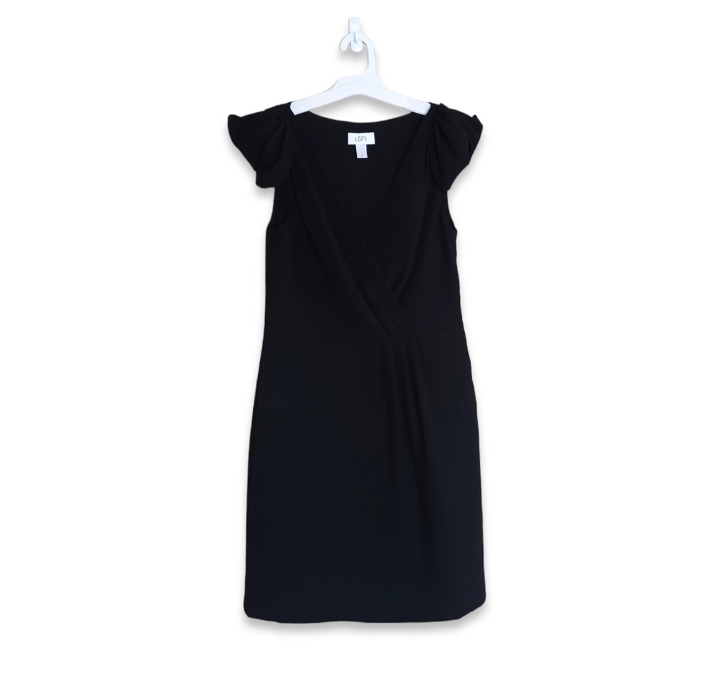 Ann Taylor Loft Black V-neck Knee‎ Length Dress Size 4 Cap Sleeve